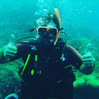 Tyler Nicholson scuba diving